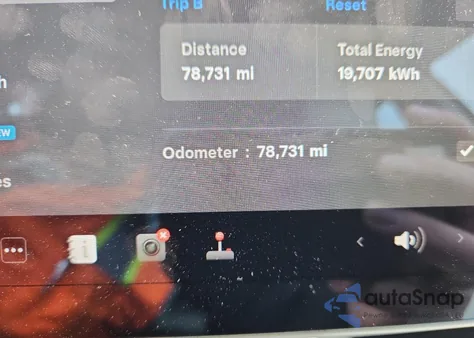 2019 Tesla Model 3 из США, поврежденный, VIN 5YJ3E1EB8KF477536